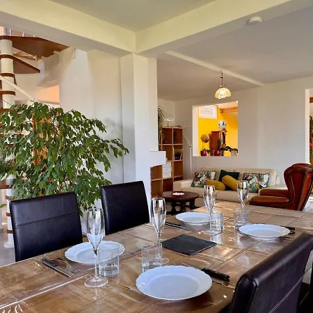 Antipodes, Maison Avec Parking Face Au Port